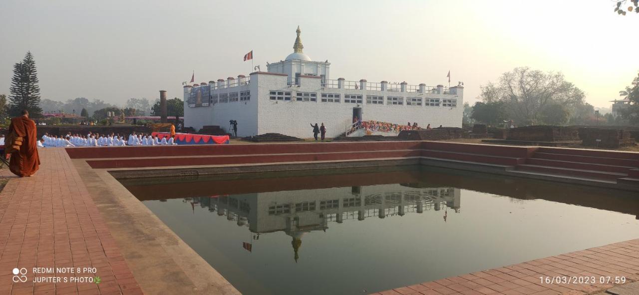 The Lumbini Village Lodge Exteriör bild